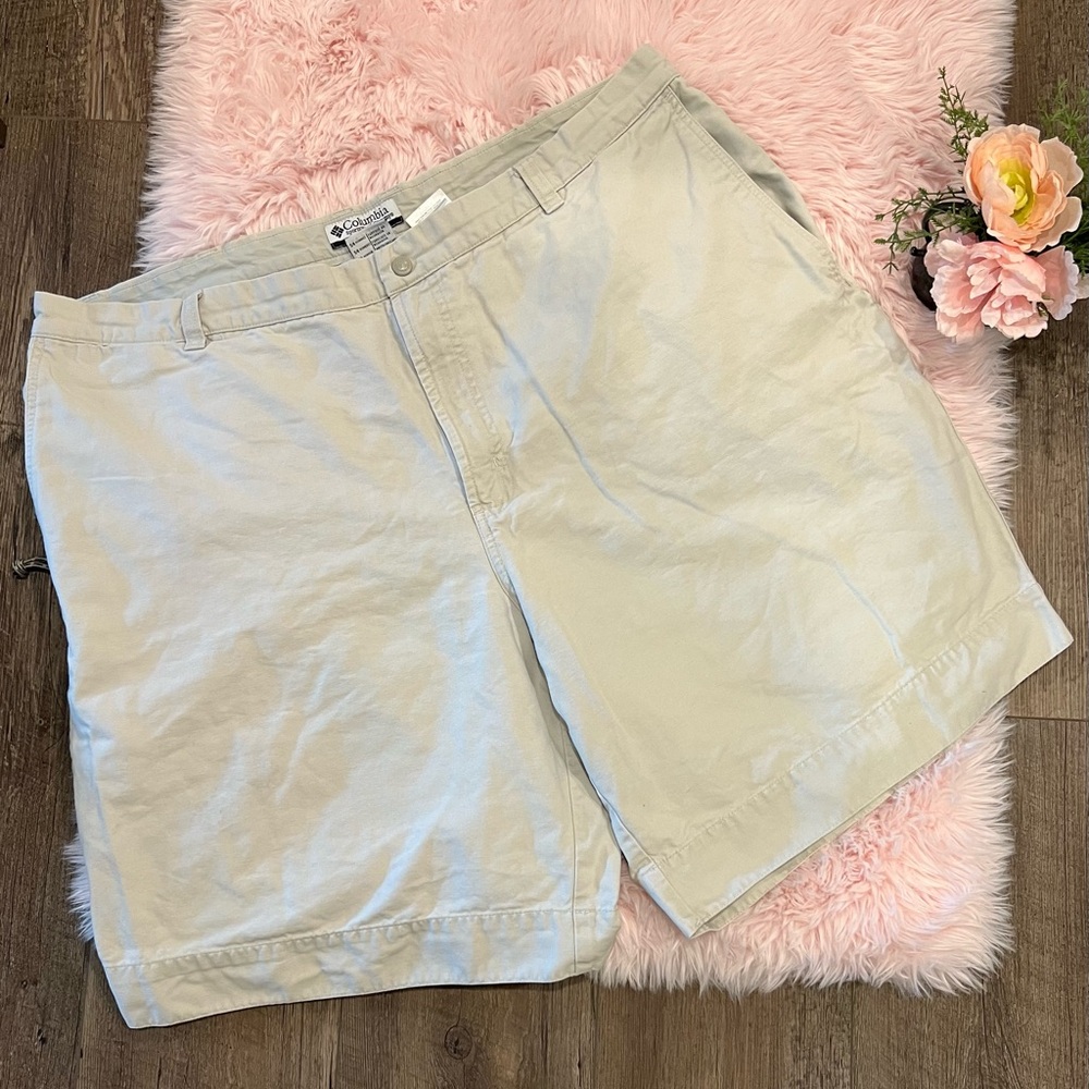Columbia Sportswear Light Khaki Flat Front Shorts Sz 44 Outdoor